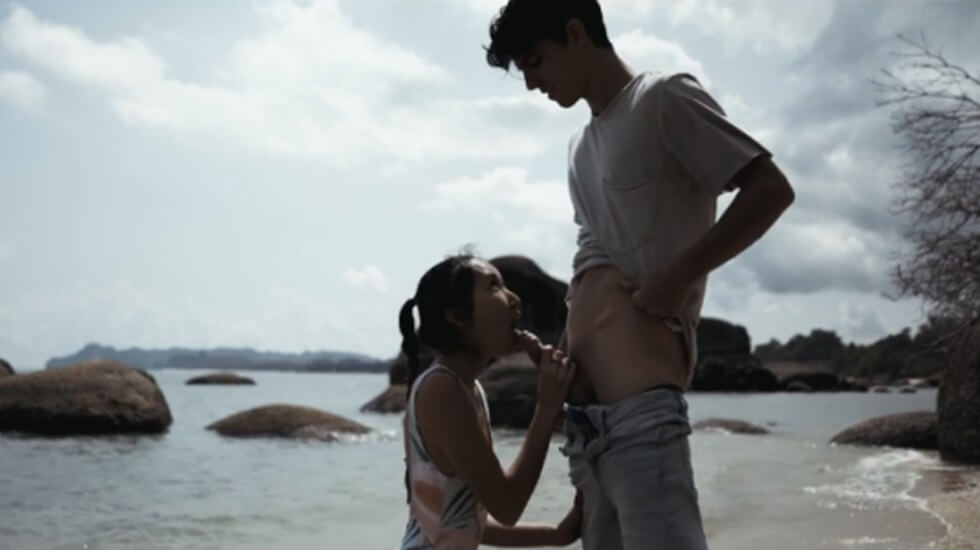 华裔美女博主与男友的性爱日记-我在海滩上用她的乳头-lyz